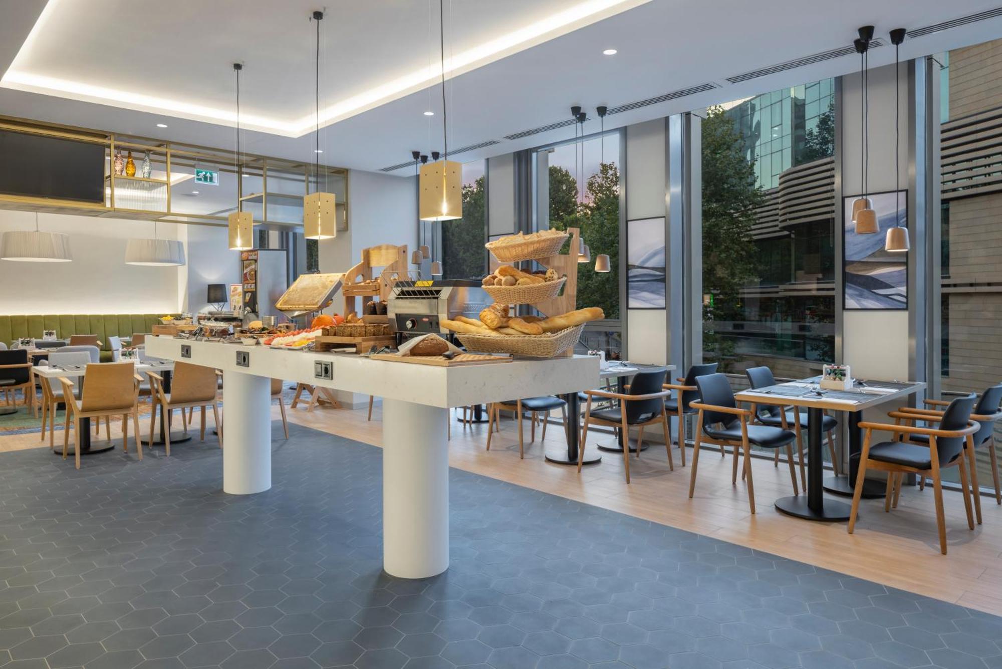 Hilton Garden Inn Tbilisi Riverview Luaran gambar